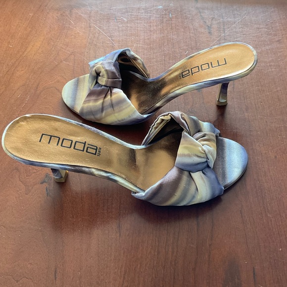 Beautiful Moda Spana silk slides in watercolor ombré silk - Picture 3 of 5